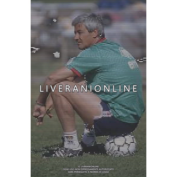 DIAP-RETROSPETTIVA CLAUDIO MASELLI ALLENATORE NELLA FOTO CLAUDIO MASELLI ALLENATORE GENOA CALCIO NELL\'ANNO 1993 AG ALDO LIVERANI SAS
