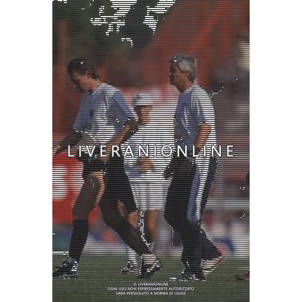 DIAP-RETROSPETTIVA CLAUDIO MASELLI ALLENATORE NELLA FOTO CLAUDIO MASELLI ALLENATORE GENOA CALCIO NELL\'ANNO 1993 CON STEFANO TACCONI AG ALDO LIVERANI SAS