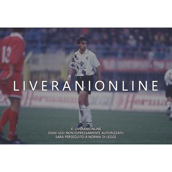 DIAP-RETROSPETTIVA LORENZO SCARAFONI CALCIATORE NELLA FOTO LORENZO SCARAFONI CON LA MAGLIA DEL CESENA CALCIO ANNO 1993-1994 AG ALDO LIVERANI SAS