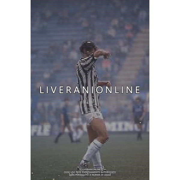 DIAP-RETROSPETTIVA LORENZO SCARAFONI CALCIATORE NELLA FOTO LORENZO SCARAFONI CON LA MAGLIA DELL\'ASCOLI CALCIO AG ALDO LIVERANI SAS