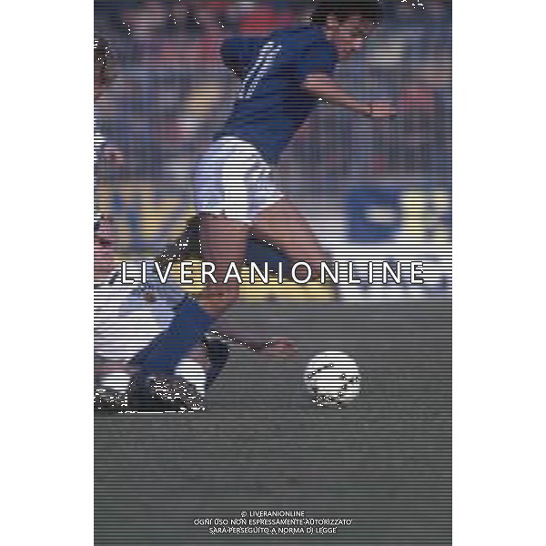 DIAP-RETROSPETTIVA LORENZO SCARAFONI CALCIATORE NELLA FOTO LORENZO SCARAFONI CON LA MAGLIA DELLA NAZIONALE ITALIANA UNDER 21 AG ALDO LIVERANI SAS 