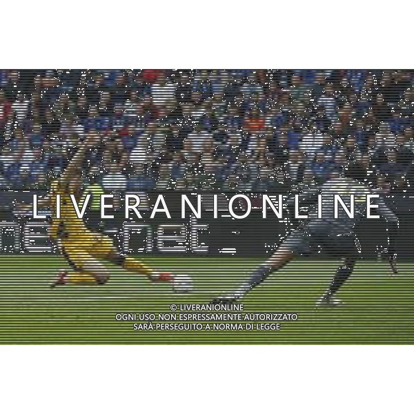 Carlos Augusto of Inter FC play the ball during Udinese FC vs FC Internazionale, 6° Serie A Enilive 2024-25 game at Bluenergy stadium in Udine (UD), Italy, on September 28, 2024. (Photo by Davide Casentini)/AGENZIA ALDO LIVERANI SAS