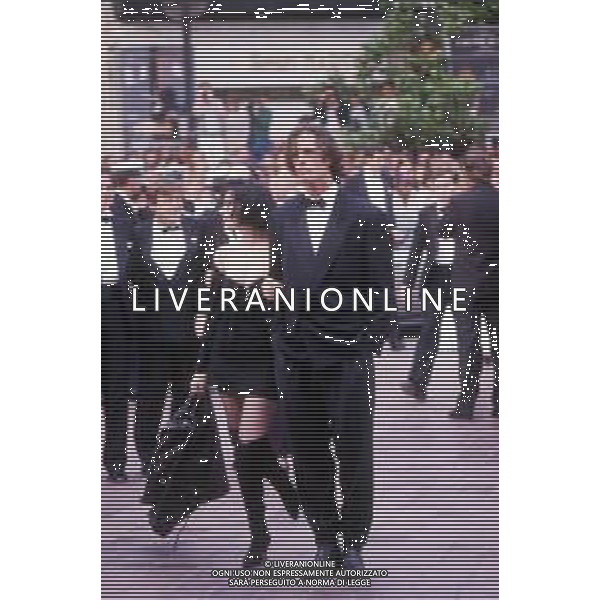DIAP-RETROSPETTIVA RUPERT EVERETT ATTORE NELLA FOTO RUPERT EVERETT E BEATRICE DALLE A CANNES NELL\'ANNO 1988 AG ALDO LIVERANI SAS