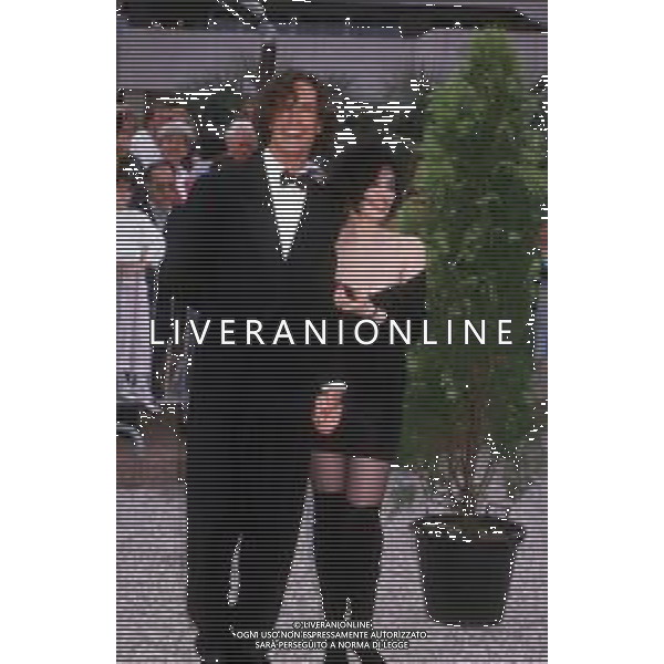 DIAP-RETROSPETTIVA RUPERT EVERETT ATTORE NELLA FOTO RUPERT EVERETT E BEATRICE DALLE A CANNES NELL\'ANNO 1988 AG ALDO LIVERANI SAS
