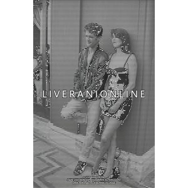 NEG-RETROSPETTIVA RUPERT EVERETT ATTORE NELLA FOTO RUPERT EVERETT CON ANNABEL BROOKS A VENEZIA ANNO 1987 AG ALDO LIVERANI SAS  