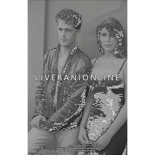 NEG-RETROSPETTIVA RUPERT EVERETT ATTORE NELLA FOTO RUPERT EVERETT CON ANNABEL BROOKS A VENEZIA ANNO 1987 AG ALDO LIVERANI SAS  