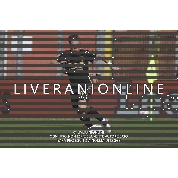 Tomas Suslov of Hellas Verona FC play the ball during Como 1907 FC vs Hellas Verona FC, 6° Serie A Enilive 2024-25 game at G. Sinigaglia stadium in Como (CO), Italy, on September 29, 2024. (Photo by Davide Casentini)/ AGENZIA ALDO LIVERANI SAS