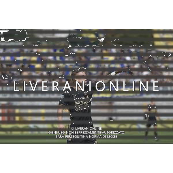 Tomas Suslov of Hellas Verona FC gestures during Como 1907 FC vs Hellas Verona FC, 6° Serie A Enilive 2024-25 game at G. Sinigaglia stadium in Como (CO), Italy, on September 29, 2024. (Photo by Davide Casentini)/AGENZIA ALDO LIVERANI SAS