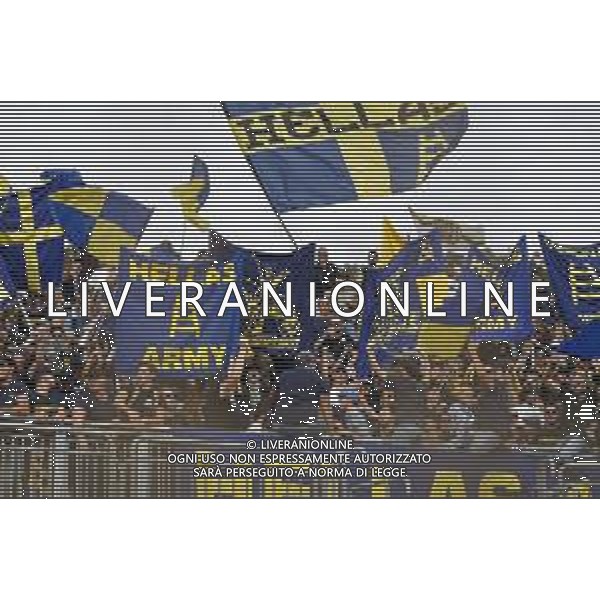 Tifosi - Hellas Verona fans show their support during Como 1907 FC vs Hellas Verona FC, 6° Serie A Enilive 2024-25 game at G. Sinigaglia stadium in Como (CO), Italy, on September 29, 2024. (Photo by Davide Casentini)/AGENZIA ALDO LIVERANI SAS