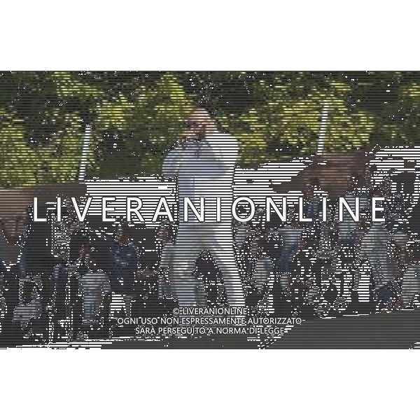 Gue Pequeno in performing before Como 1907 FC vs Hellas Verona FC, 6° Serie A Enilive 2024-25 game at G. Sinigaglia stadium in Como (CO), Italy, on September 29, 2024. (Photo by Davide Casentini)/AGENZIA ALDO LIVERANI SAS