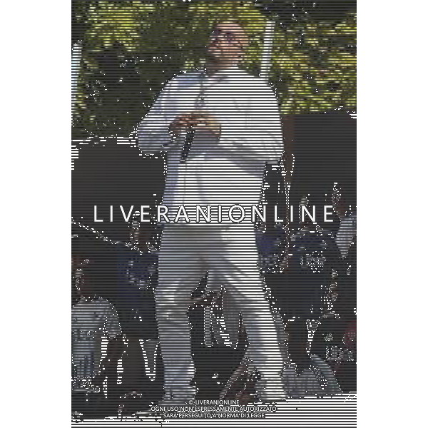 Gue Pequeno in performing before Como 1907 FC vs Hellas Verona FC, 6° Serie A Enilive 2024-25 game at G. Sinigaglia stadium in Como (CO), Italy, on September 29, 2024. (Photo by Davide Casentini)/AGENZIA ALDO LIVERANI SAS