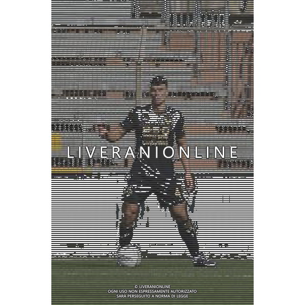 Flavius Daniliuc of Hellas Verona play the ball during Como 1907 FC vs Hellas Verona FC, 6° Serie A Enilive 2024-25 game at G. Sinigaglia stadium in Como (CO), Italy, on September 29, 2024. (Photo by Davide Casentini)/AGENZIA ALDO LIVERANI SAS