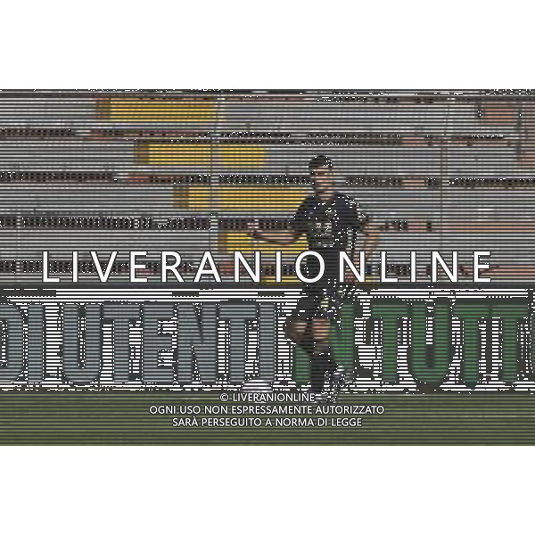 Flavius Daniliuc of Hellas Verona play the ball during Como 1907 FC vs Hellas Verona FC, 6° Serie A Enilive 2024-25 game at G. Sinigaglia stadium in Como (CO), Italy, on September 29, 2024. (Photo by Davide Casentini)/AGENZIA ALDO LIVERANI SAS