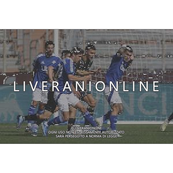 Reda Belahyane of Hellas Verona FC competes for the ball with Sergi Roberto of Como 1907during Como 1907 FC vs Hellas Verona FC, 6° Serie A Enilive 2024-25 game at G. Sinigaglia stadium in Como (CO), Italy, on September 29, 2024. (Photo by Davide Casentini)/AGENZIA ALDO LIVERANI SAS