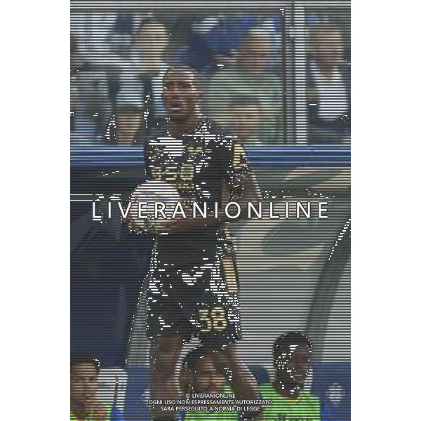Jackson Tchatchoua of Hellas Verona FC looks during Como 1907 FC vs Hellas Verona FC, 6° Serie A Enilive 2024-25 game at G. Sinigaglia stadium in Como (CO), Italy, on September 29, 2024. (Photo by Davide Casentini)/AGENZIA ALDO LIVERANI SAS