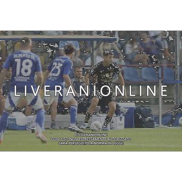 Reda Belahyane of Hellas Verona FC competes for the ball with Maximo Perrone of Como 1907 during Como 1907 FC vs Hellas Verona FC, 6° Serie A Enilive 2024-25 game at G. Sinigaglia stadium in Como (CO), Italy, on September 29, 2024. (Photo by Davide Casentini)/AGENZIA ALDO LIVERANI SAS