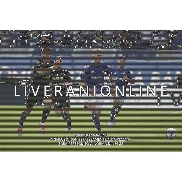Darko Lazovic of Hellas Verona FC competes for the ball with Ignace Van Der Brempt of Como 1907 during Como 1907 FC vs Hellas Verona FC, 6° Serie A Enilive 2024-25 game at G. Sinigaglia stadium in Como (CO), Italy, on September 29, 2024. (Photo by Davide Casentini)/AGENZIA ALDO LIVERANI SAS