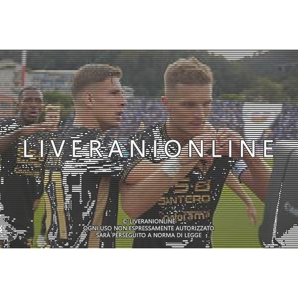 Darko Lazovic of Hellas Verona FC celebrates with team mate during Como 1907 FC vs Hellas Verona FC, 6° Serie A Enilive 2024-25 game at G. Sinigaglia stadium in Como (CO), Italy, on September 29, 2024. (Photo by Davide Casentini)/AGENZIA ALDO LIVERANI SAS