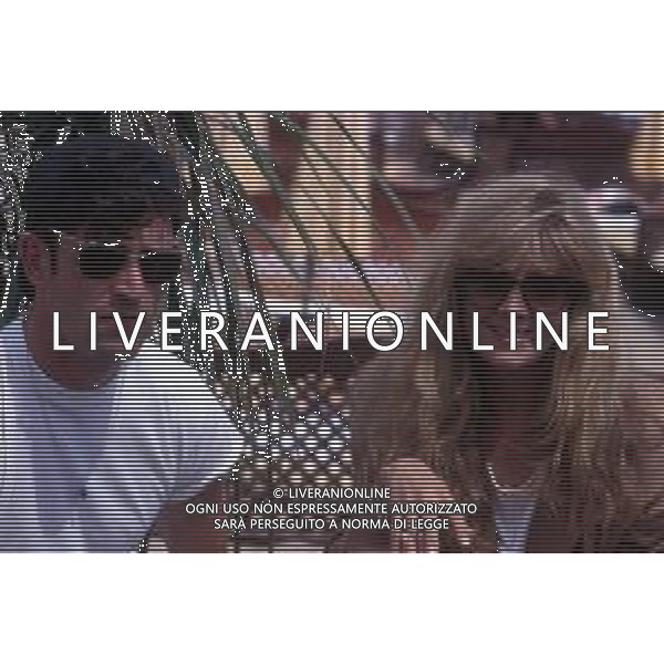 DIAP-RETROSPETTIVA RUPERT EVERETT ATTORE NELLA FOTO RUPERT EVERETT E NATASHA RICHARDSON A CANNES NELL\'ANNO 1990 AG ALDO LIVERANI SAS