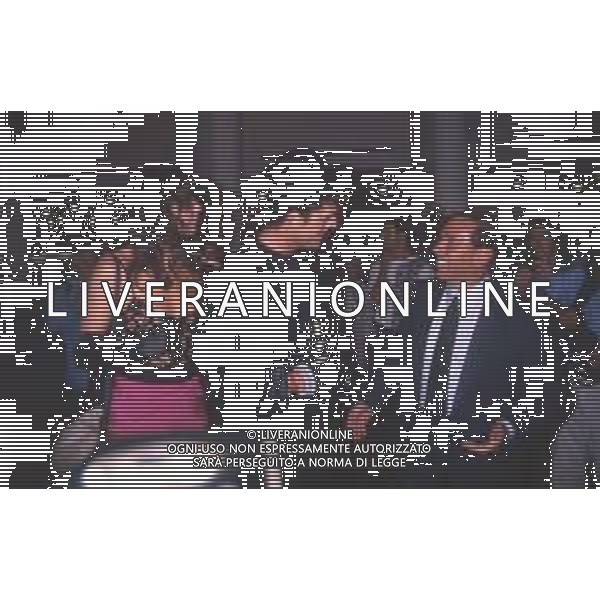DIAP-RETROSPETTIVA RUPERT EVERETT ATTORE NELLA FOTO RUPERT EVERETT CON ANNBEL BROOKS E SILVIO BERLUSCONI A VENEZIA NELL\'ANNO 1987 AG ALDO LIVERANI SAS