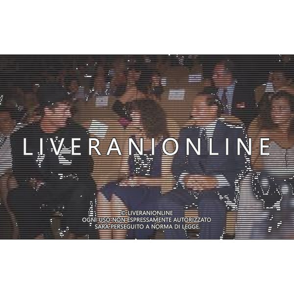 DIAP-RETROSPETTIVA RUPERT EVERETT ATTORE NELLA FOTO RUPERT EVERETT CON STEFANIA SANDRELLI SILVIO BERLUSCONI E VALERIA GOLINO A VENEZIA NELL\'ANNO 1987 AG ALDO LIVERANI SAS