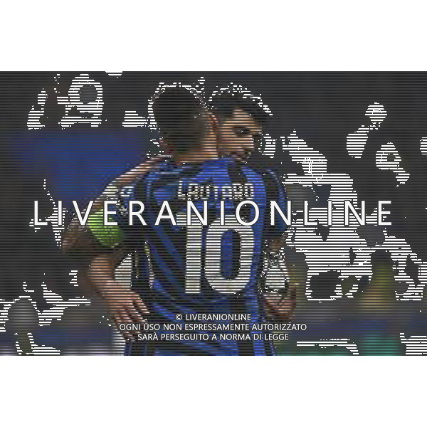 Inter vs Stella Rossa nella foto Lautaro Martinez (Inter) cede a Mehdi Taremi (Inter) la palla per il rigore del 4 a 0 Milano 01-10-2024 Stadio Giuseppe Meazza - San Siro UEFA Champions League fase a girone unico - 2a giornata foto Roberto Garavaglia/Agenzia Aldo Liverani sas/AGENZIA ALDO LIVERANI SAS