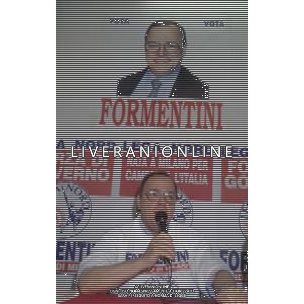 DIAP-RETROSPETTIVA MARCO FORMENTINI POLITICO NELLA FOTO MARCO FORMENTINI NELLA SEDE DELLA LEGA LOMBARDA DURANTE LO SCRUTINIO DELLE VOTAZIONI PER L\'ELEZIONE DA SINDACO DI MILANO NELL\'ANNO 1993 AG CONTROLUCE-AG ALDO LIVERANI SAS 