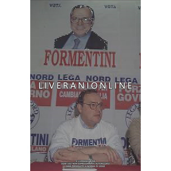 DIAP-RETROSPETTIVA MARCO FORMENTINI POLITICO NELLA FOTO MARCO FORMENTINI NELLA SEDE DELLA LEGA LOMBARDA DURANTE LO SCRUTINIO DELLE VOTAZIONI PER L\'ELEZIONE DA SINDACO DI MILANO NELL\'ANNO 1993 AG CONTROLUCE-AG ALDO LIVERANI SAS 