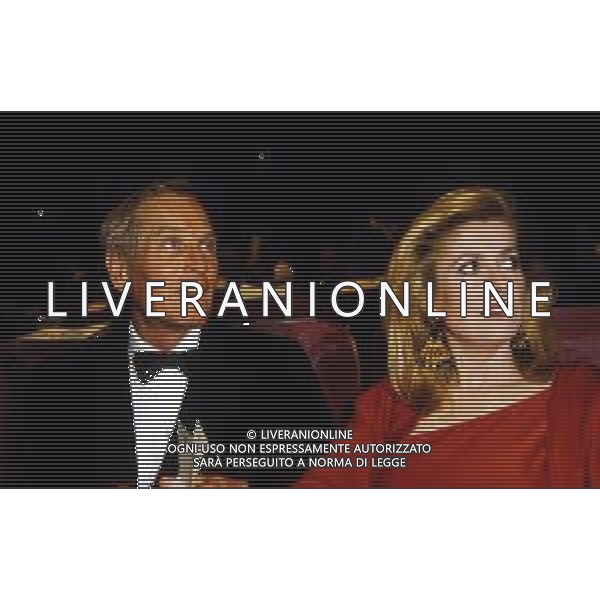 DIAP-RETROSPETTIVA CATHERINE DENEUVE ATTRICE NELLA FOTO CATHERINE DENEUVE CON PAUL NEWMAN A CANNES NELL\'ANNO 1987 PH DAVIDE MANDRINI-AG ALDO LIVERANI SAS 