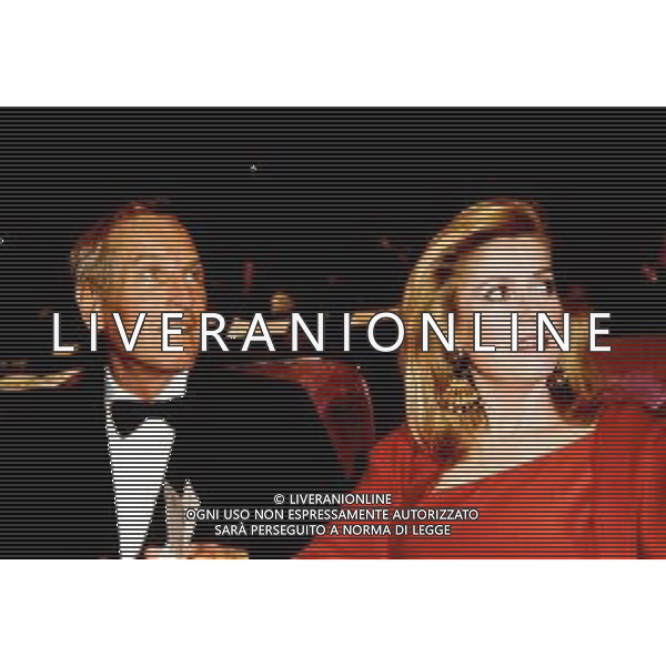 DIAP-RETROSPETTIVA CATHERINE DENEUVE ATTRICE NELLA FOTO CATHERINE DENEUVE CON PAUL NEWMAN A CANNES NELL\'ANNO 1987 PH DAVIDE MANDRINI-AG ALDO LIVERANI SAS  