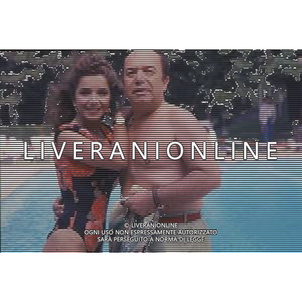 DIAP-RETROSPETTIVA LINO BANFI ATTORE NELLA FOTO LINO BANFI CON LA FIGLIA ROSANNA AG ALDO LIVERANI SAS