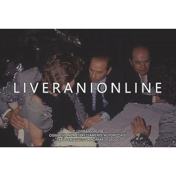 DIAP-RETROSPETTIVA LINO BANFI ATTORE NELLA FOTO LINO BANFI CON SILVIO BERLUSCONI AG ALDO LIVERANI SAS