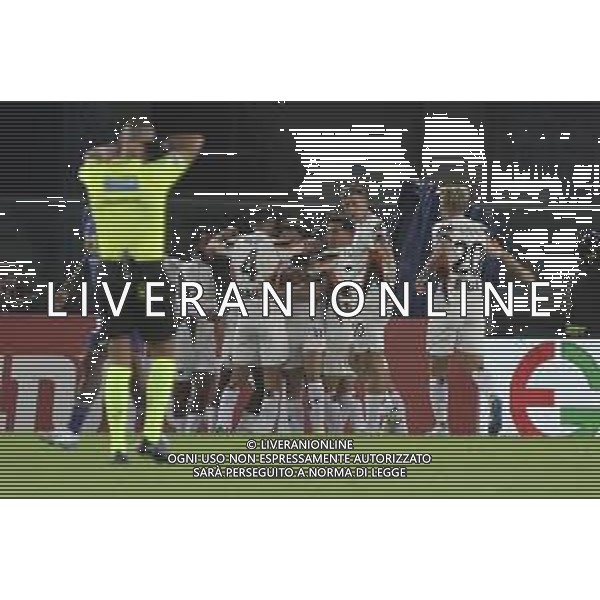 Venezia players celebrates after scoring during Hellas Verona FC vs Venezia FC , 7° Serie A Enilive 2024-25 game at Marcantonio Bentegodi Stadium in Verona (VR), Italy, on October 04, 2024. (Photo by Davide Casentini) AG ALDO LIVERANI SAS