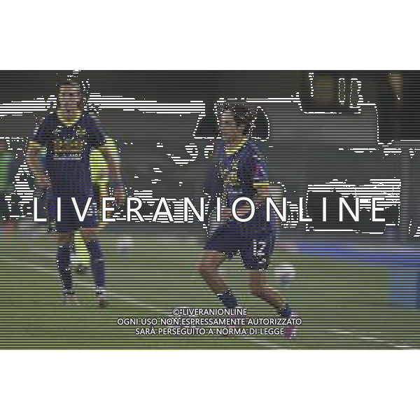 Domagoj Bradaric of Hellas Verona FC play the ball during Hellas Verona FC vs Venezia FC , 7° Serie A Enilive 2024-25 game at Marcantonio Bentegodi Stadium in Verona (VR), Italy, on October 04, 2024. (Photo by Davide Casentini) AG ALDO LIVERANI SAS