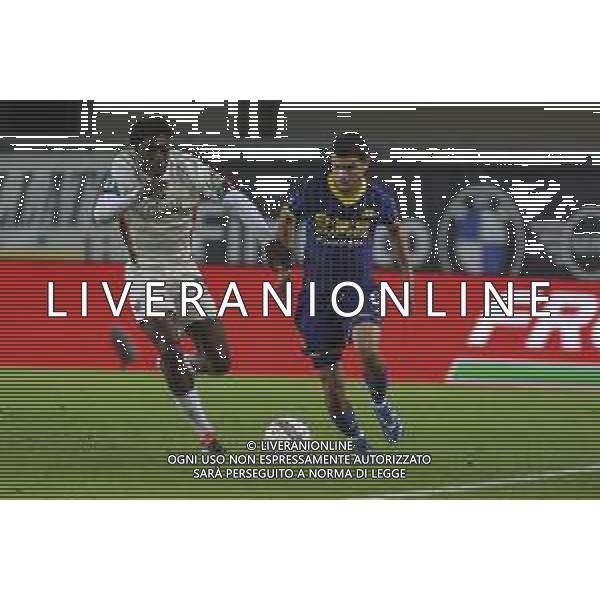 Reda Belahyane of Hellas Verona FC competes for the ball with Issah Doumbia of Venezia FC during Hellas Verona FC vs Venezia FC , 7° Serie A Enilive 2024-25 game at Marcantonio Bentegodi Stadium in Verona (VR), Italy, on October 04, 2024. (Photo by Davide Casentini) AG ALDO LIVERANI SAS