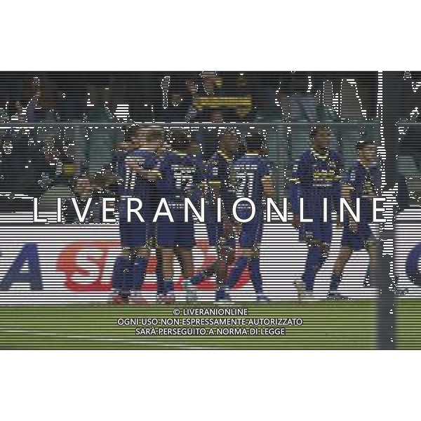 Grigoris Kastanos of Hellas Verona FC and Hellas Verona\'s players jubilates after scoring the goal during Hellas Verona FC vs Venezia FC , 7° Serie A Enilive 2024-25 game at Marcantonio Bentegodi Stadium in Verona (VR), Italy, on October 04, 2024. (Photo by Davide Casentini) AG ALDO LIVERANI SAS