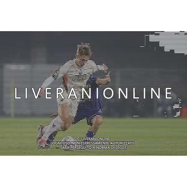 Hans Nicolussi Caviglia of Venezia FC battle for the ball with Reda Belahyane of Hellas Verona FC during Hellas Verona FC vs Venezia FC , 7° Serie A Enilive 2024-25 game at Marcantonio Bentegodi Stadium in Verona (VR), Italy, on October 04, 2024. (Photo by Davide Casentini) AG ALDO LIVERANI SAS