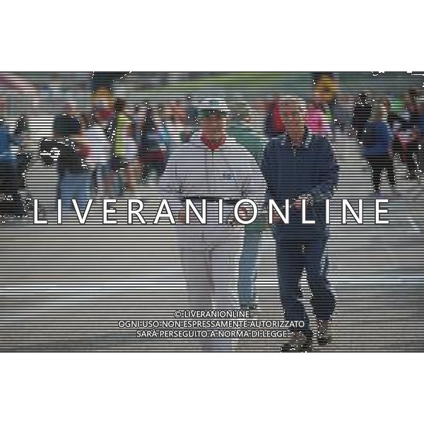 IMOLA 06 10 2024 AUTODROMO ENZO E DINO FERRARI GARA DI PODISMO TRE MONTI NELLA FOTO UNA PERSONA NON VEDENTE FA UN GIRO DELL\'AUTODROMO CON L\'AIUTO DI BRUNO PELLICONI EX POLIZIA MUNICIPALE ©SANNA/ AGENZIA ALDO LIVERANI SAS
