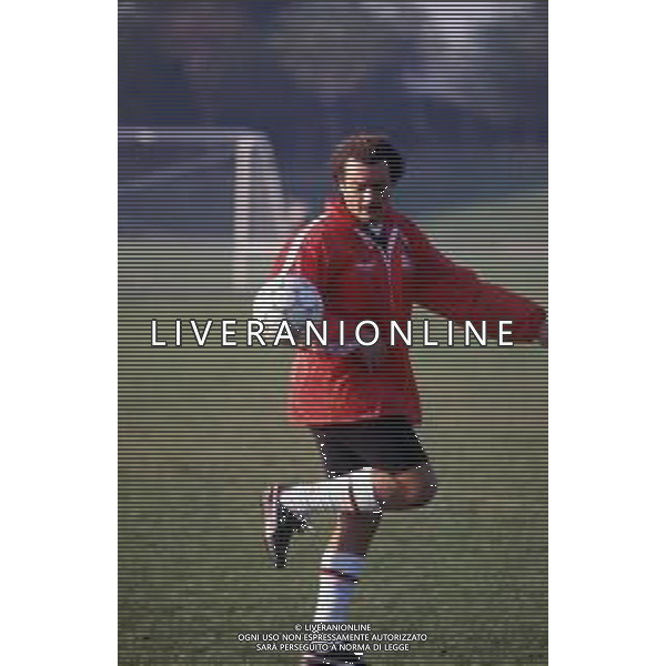 DIAP-RETROSPETTIVA DIEGO ABATANTUONO ATTORE NELLA FOTO DIEGO ABATANTUONO CON LA MAGLIA DEL MILAN AG ALDO LIVERANI SAS
