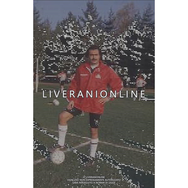 DIAP-RETROSPETTIVA DIEGO ABATANTUONO ATTORE NELLA FOTO DIEGO ABATANTUONO CON LA MAGLIA DEL MILAN AG ALDO LIVERANI SAS
