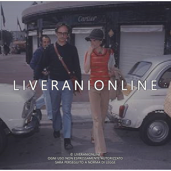 DIAP-RETROSPETTIVA GERALDINE CHAPLIN ATTRICE NELLA FOTO GERALDINE CHAPLIN CON CARLOS MAURA A CANNES NELL\'ANNO 1974 AG ALDO LIVERANI SAS