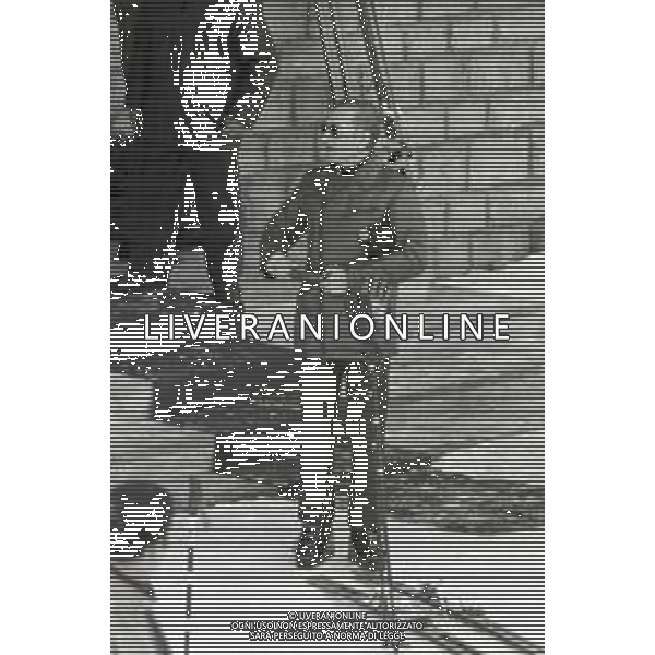 NEG-RETROSPETTIVA MOHAMMAD REZA PAHLAVI SCIA\' DI PERSIA NELLA FOTO MOHAMMAD REZA PAHLAVI SCIA\' DI PERSIA CON LA FAMIGLIA E LA MOGLIE FARAH DIBA A SAINT MORITZ NELL\'ANNO 1970 AG ALDO LIVERANI SAS 