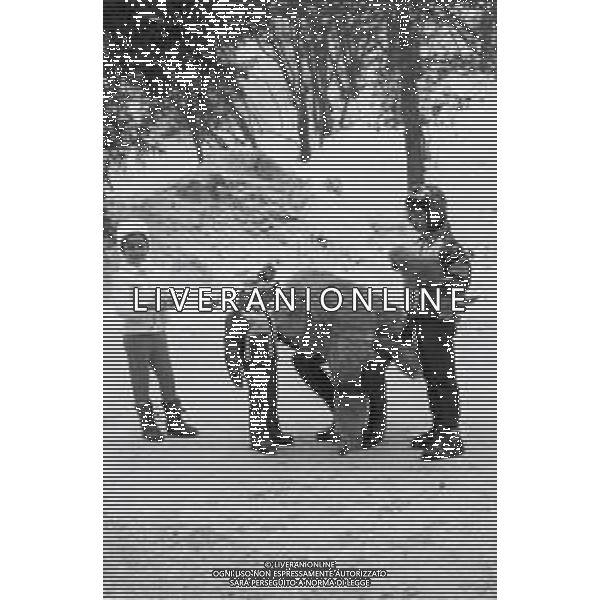 NEG-RETROSPETTIVA MOHAMMAD REZA PAHLAVI SCIA\' DI PERSIA NELLA FOTO MOHAMMAD REZA PAHLAVI SCIA\' DI PERSIA CON LA FAMIGLIA A SAINT MORITZ NELL\'ANNO 1970 AG ALDO LIVERANI SAS 