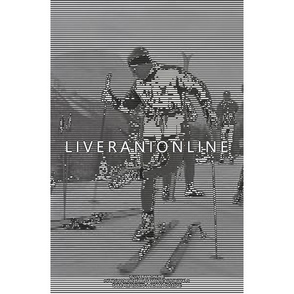 NEG-RETROSPETTIVA MOHAMMAD REZA PAHLAVI SCIA\' DI PERSIA NELLA FOTO MOHAMMAD REZA PAHLAVI SCIA\' DI PERSIA CON LA FAMIGLIA A SAINT MORITZ NELL\'ANNO 1970 AG ALDO LIVERANI SAS 