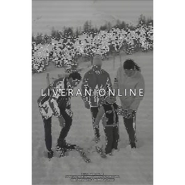 NEG-RETROSPETTIVA MOHAMMAD REZA PAHLAVI SCIA\' DI PERSIA NELLA FOTO MOHAMMAD REZA PAHLAVI SCIA\' DI PERSIA CON LA FAMIGLIA A SAINT MORITZ NELL\'ANNO 1970 AG ALDO LIVERANI SAS 