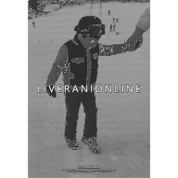 NEG-RETROSPETTIVA MOHAMMAD REZA PAHLAVI SCIA\' DI PERSIA NELLA FOTO MOHAMMAD REZA PAHLAVI SCIA\' DI PERSIA CON LA FAMIGLIA A SAINT MORITZ NELL\'ANNO 1970 AG ALDO LIVERANI SAS 