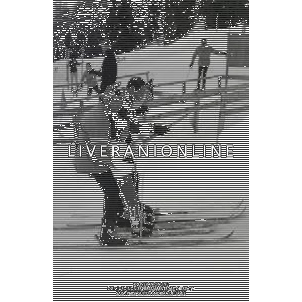 NEG-RETROSPETTIVA MOHAMMAD REZA PAHLAVI SCIA\' DI PERSIA NELLA FOTO MOHAMMAD REZA PAHLAVI SCIA\' DI PERSIA CON LA FAMIGLIA A SAINT MORITZ NELL\'ANNO 1970 AG ALDO LIVERANI SAS 