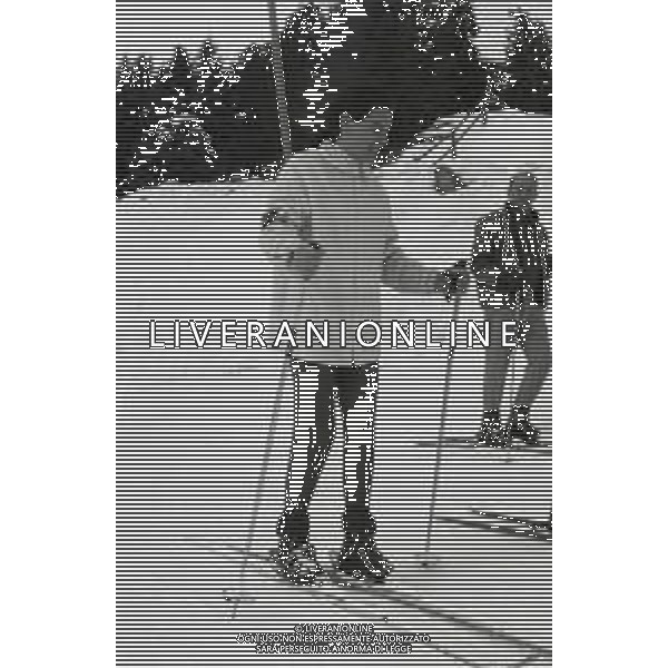 NEG-RETROSPETTIVA MOHAMMAD REZA PAHLAVI SCIA\' DI PERSIA NELLA FOTO MOHAMMAD REZA PAHLAVI SCIA\' DI PERSIA CON LA FAMIGLIA A SAINT MORITZ NELL\'ANNO 1970 AG ALDO LIVERANI SAS 