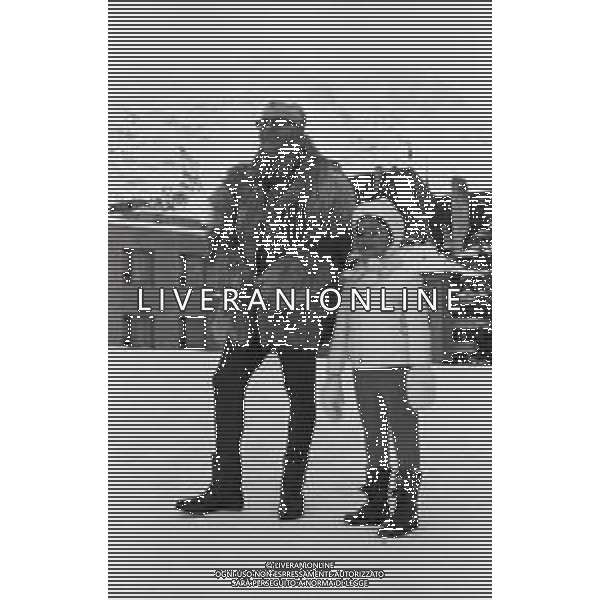 NEG-RETROSPETTIVA MOHAMMAD REZA PAHLAVI SCIA\' DI PERSIA NELLA FOTO MOHAMMAD REZA PAHLAVI SCIA\' DI PERSIA CON LA FAMIGLIA A SAINT MORITZ NELL\'ANNO 1970 AG ALDO LIVERANI SAS 