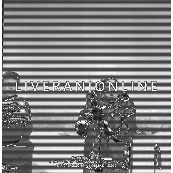 NEG-RETROSPETTIVA MOHAMMAD REZA PAHLAVI SCIA\' DI PERSIA NELLA FOTO MOHAMMAD REZA PAHLAVI SCIA\' DI PERSIA CON LA FAMIGLIA A SAINT MORITZ NELL\'ANNO 1970 AG ALDO LIVERANI SAS 